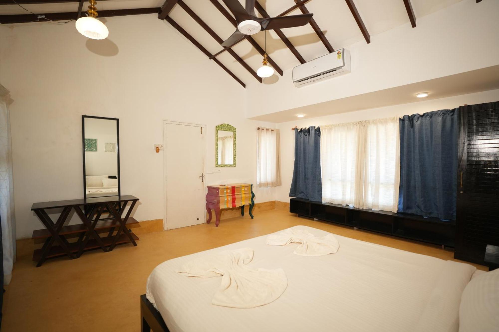Villa M - Solitude 2 Candolim Goa 3Bhk, Pool Facing, Near Beach, Free Breakfast, Free Wifi And Prime Location Exterior photo